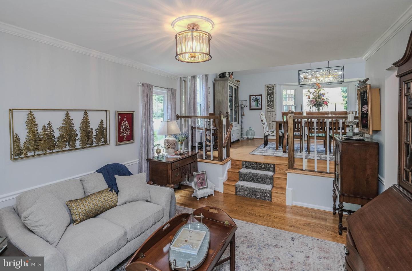 12853 VALLEYWOOD DR, WOODBRIDGE, Virginia 22192, 5 Bedrooms Bedrooms, ,3 BathroomsBathrooms,Residential,For sale,12853 VALLEYWOOD DR,VAPW2097034 MLS # VAPW2097034