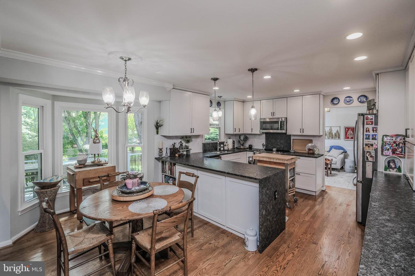 12853 VALLEYWOOD DR, WOODBRIDGE, Virginia 22192, 5 Bedrooms Bedrooms, ,3 BathroomsBathrooms,Residential,For sale,12853 VALLEYWOOD DR,VAPW2097034 MLS # VAPW2097034