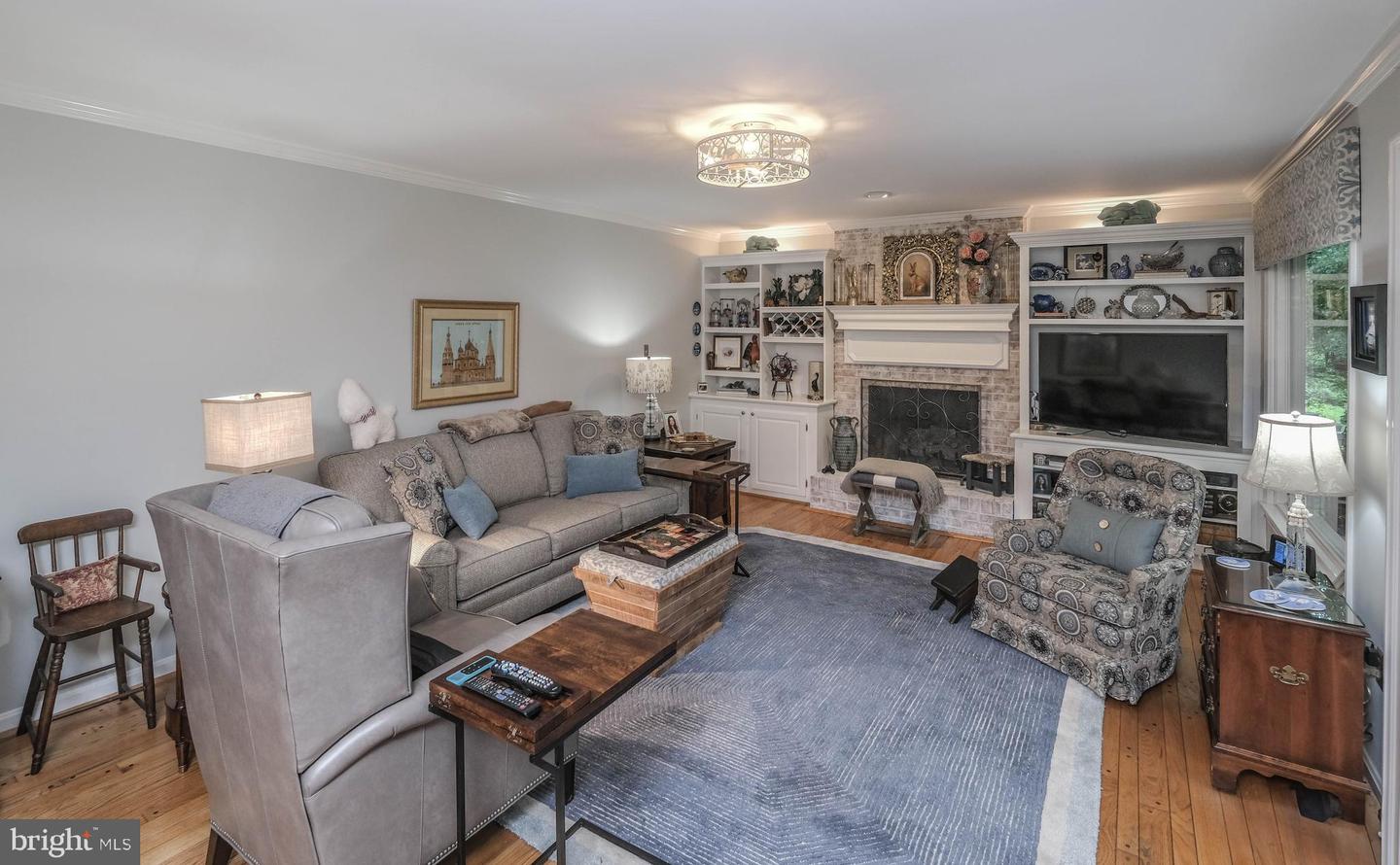 12853 VALLEYWOOD DR, WOODBRIDGE, Virginia 22192, 5 Bedrooms Bedrooms, ,3 BathroomsBathrooms,Residential,For sale,12853 VALLEYWOOD DR,VAPW2097034 MLS # VAPW2097034