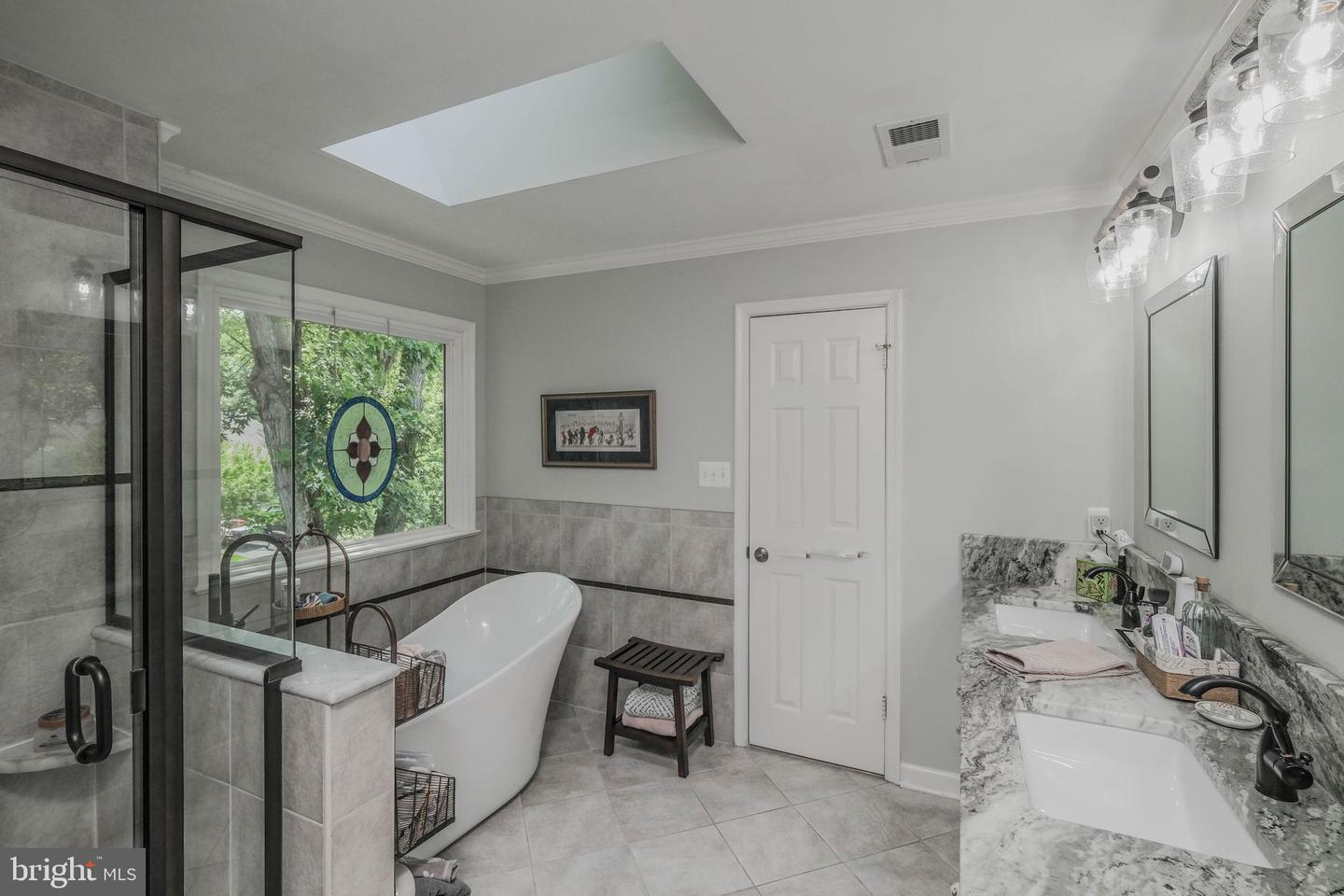 12853 VALLEYWOOD DR, WOODBRIDGE, Virginia 22192, 5 Bedrooms Bedrooms, ,3 BathroomsBathrooms,Residential,For sale,12853 VALLEYWOOD DR,VAPW2097034 MLS # VAPW2097034