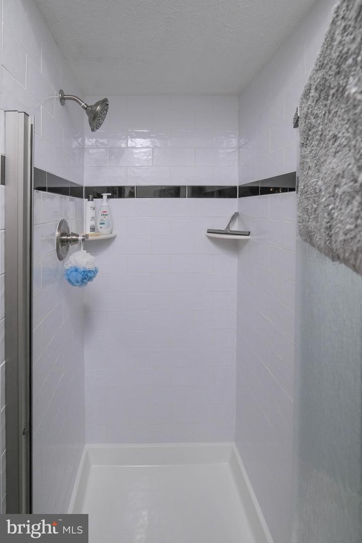 12853 VALLEYWOOD DR, WOODBRIDGE, Virginia 22192, 5 Bedrooms Bedrooms, ,3 BathroomsBathrooms,Residential,For sale,12853 VALLEYWOOD DR,VAPW2097034 MLS # VAPW2097034