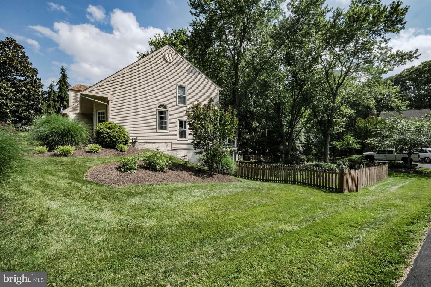 12853 VALLEYWOOD DR, WOODBRIDGE, Virginia 22192, 5 Bedrooms Bedrooms, ,3 BathroomsBathrooms,Residential,For sale,12853 VALLEYWOOD DR,VAPW2097034 MLS # VAPW2097034
