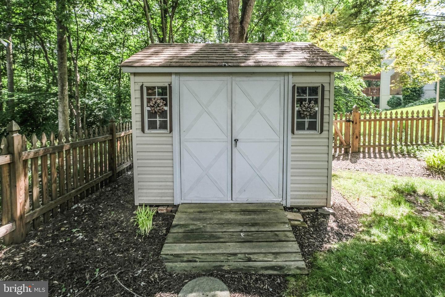12853 VALLEYWOOD DR, WOODBRIDGE, Virginia 22192, 5 Bedrooms Bedrooms, ,3 BathroomsBathrooms,Residential,For sale,12853 VALLEYWOOD DR,VAPW2097034 MLS # VAPW2097034