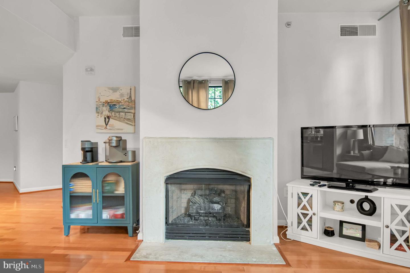 1021 N GARFIELD ST #109, ARLINGTON, Virginia 22201, 3 Bedrooms Bedrooms, ,2 BathroomsBathrooms,Residential,For sale,1021 N GARFIELD ST #109,VAAR2059256 MLS # VAAR2059256