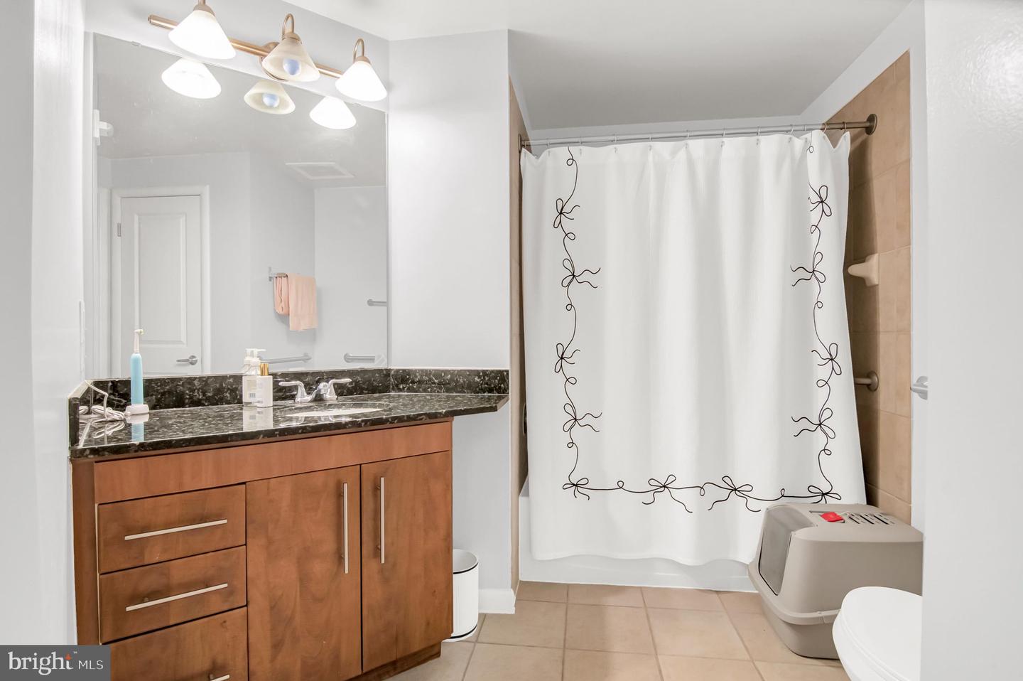1021 N GARFIELD ST #109, ARLINGTON, Virginia 22201, 3 Bedrooms Bedrooms, ,2 BathroomsBathrooms,Residential,For sale,1021 N GARFIELD ST #109,VAAR2059256 MLS # VAAR2059256