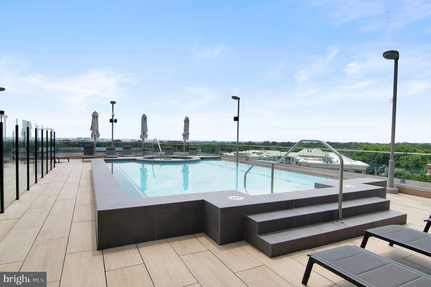 1021 N GARFIELD ST #109, ARLINGTON, Virginia 22201, 3 Bedrooms Bedrooms, ,2 BathroomsBathrooms,Residential,For sale,1021 N GARFIELD ST #109,VAAR2059256 MLS # VAAR2059256