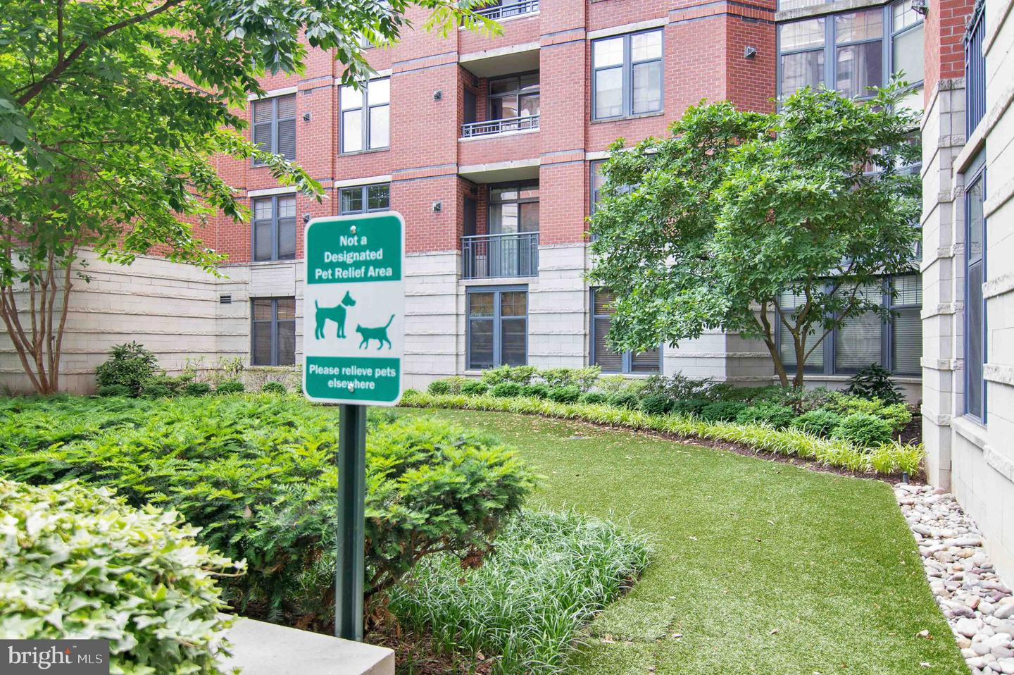 1021 N GARFIELD ST #109, ARLINGTON, Virginia 22201, 3 Bedrooms Bedrooms, ,2 BathroomsBathrooms,Residential,For sale,1021 N GARFIELD ST #109,VAAR2059256 MLS # VAAR2059256
