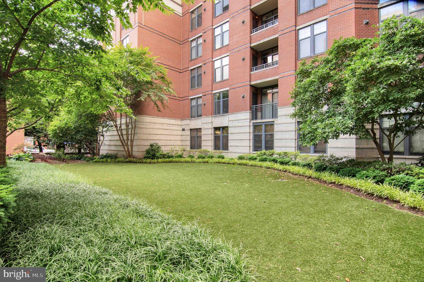 1021 N GARFIELD ST #109, ARLINGTON, Virginia 22201, 3 Bedrooms Bedrooms, ,2 BathroomsBathrooms,Residential,For sale,1021 N GARFIELD ST #109,VAAR2059256 MLS # VAAR2059256