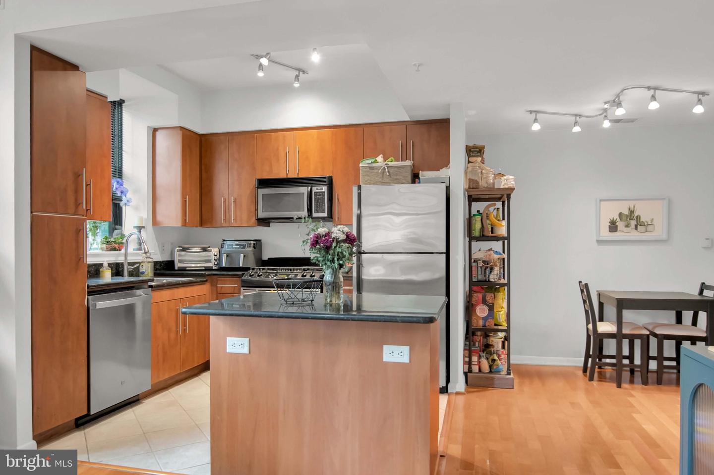 1021 N GARFIELD ST #109, ARLINGTON, Virginia 22201, 3 Bedrooms Bedrooms, ,2 BathroomsBathrooms,Residential,For sale,1021 N GARFIELD ST #109,VAAR2059256 MLS # VAAR2059256