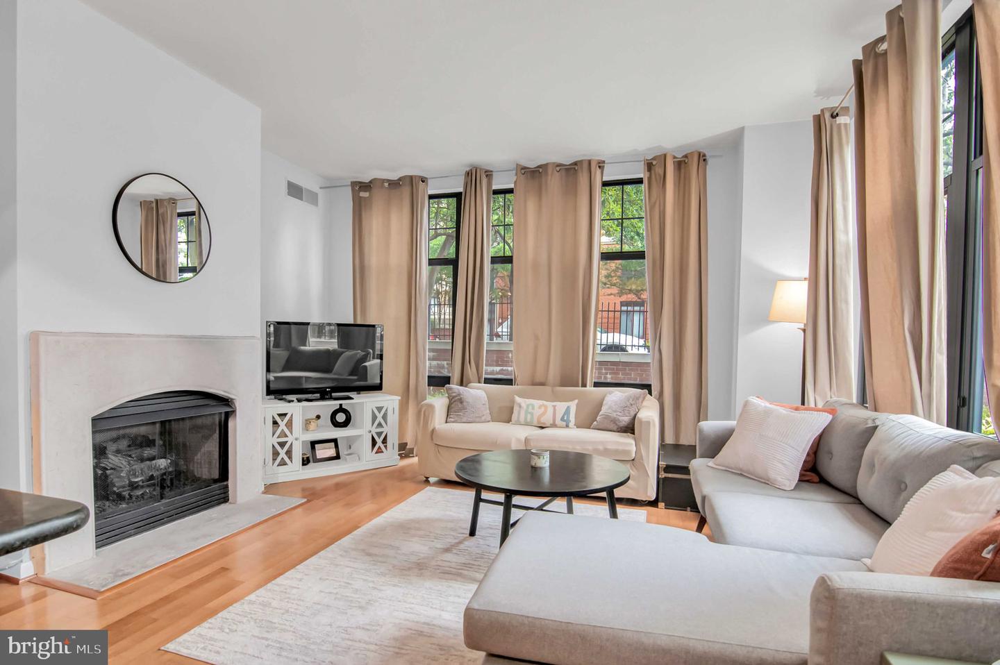 1021 N GARFIELD ST #109, ARLINGTON, Virginia 22201, 3 Bedrooms Bedrooms, ,2 BathroomsBathrooms,Residential,For sale,1021 N GARFIELD ST #109,VAAR2059256 MLS # VAAR2059256