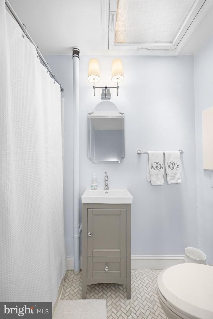 3417 O ST NW, WASHINGTON, District Of Columbia 20007, 2 Bedrooms Bedrooms, ,2 BathroomsBathrooms,Residential,For sale,3417 O ST NW,DCDC2205936 MLS # DCDC2205936