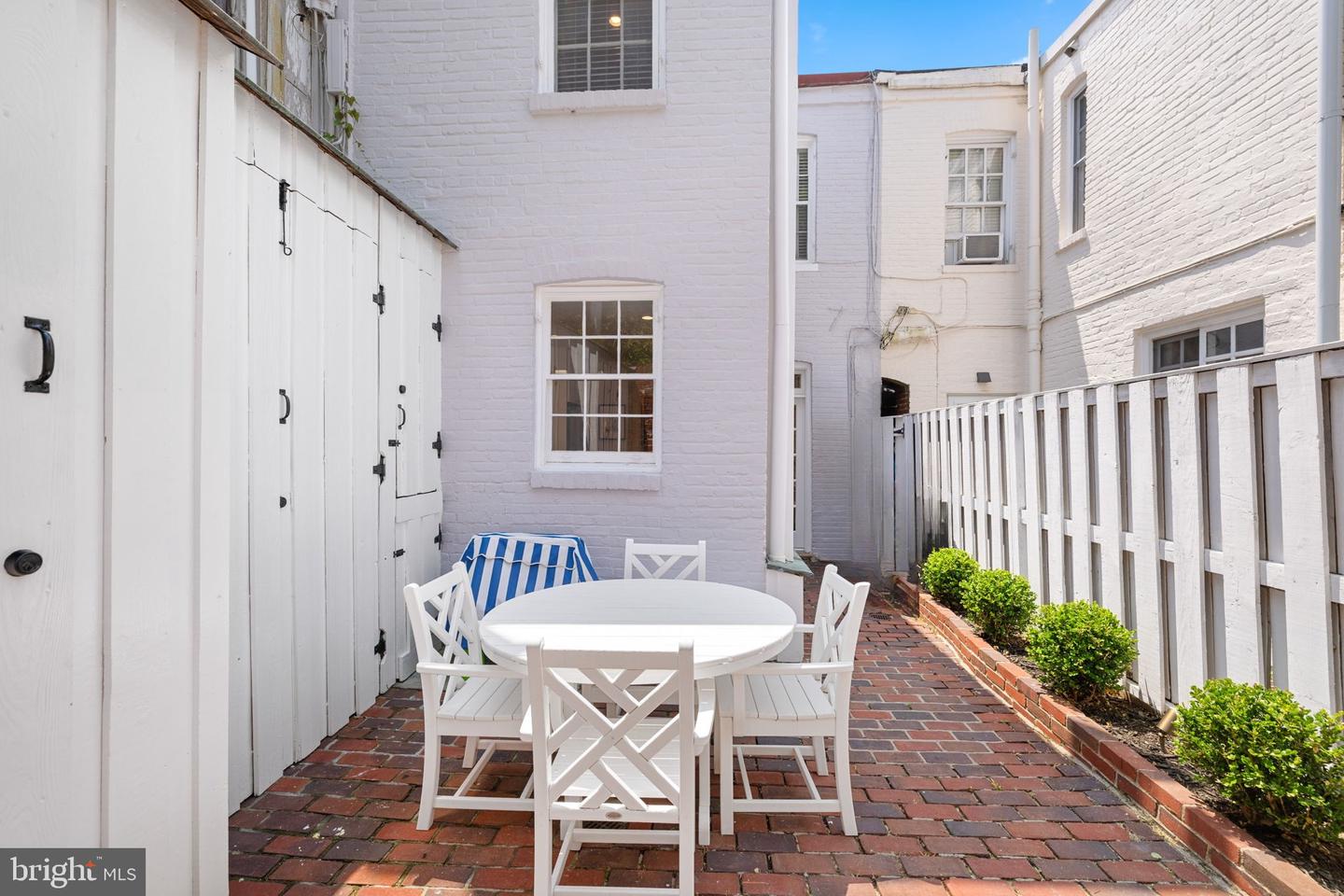 3417 O ST NW, WASHINGTON, District Of Columbia 20007, 2 Bedrooms Bedrooms, ,2 BathroomsBathrooms,Residential,For sale,3417 O ST NW,DCDC2205936 MLS # DCDC2205936