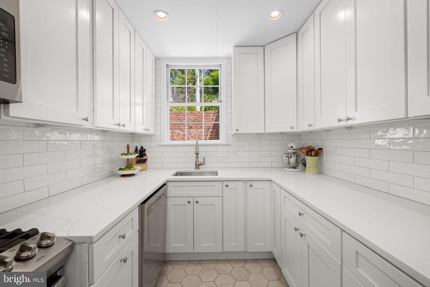 3417 O ST NW, WASHINGTON, District Of Columbia 20007, 2 Bedrooms Bedrooms, ,2 BathroomsBathrooms,Residential,For sale,3417 O ST NW,DCDC2205936 MLS # DCDC2205936