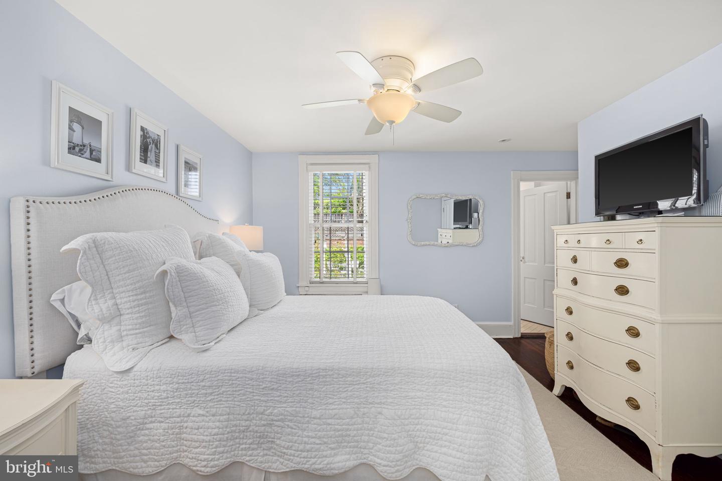 3417 O ST NW, WASHINGTON, District Of Columbia 20007, 2 Bedrooms Bedrooms, ,2 BathroomsBathrooms,Residential,For sale,3417 O ST NW,DCDC2205936 MLS # DCDC2205936