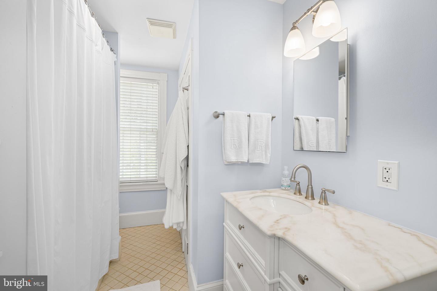 3417 O ST NW, WASHINGTON, District Of Columbia 20007, 2 Bedrooms Bedrooms, ,2 BathroomsBathrooms,Residential,For sale,3417 O ST NW,DCDC2205936 MLS # DCDC2205936