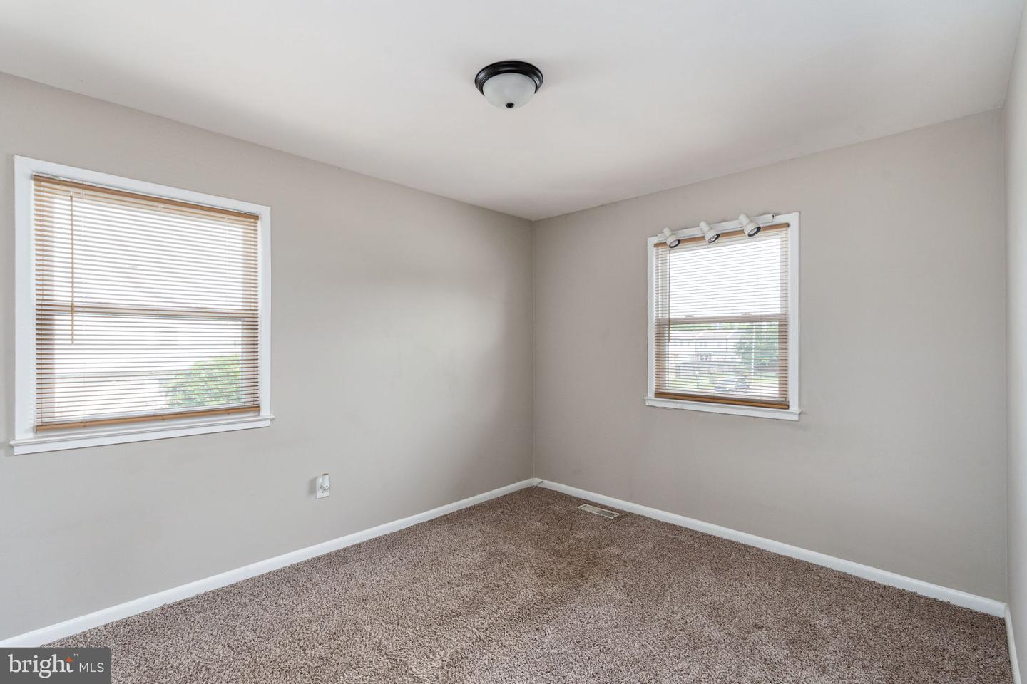 2801 BANKS CT, DUMFRIES, Virginia 22026, 4 Bedrooms Bedrooms, ,2 BathroomsBathrooms,Residential,For sale,2801 BANKS CT,VAPW2096948 MLS # VAPW2096948