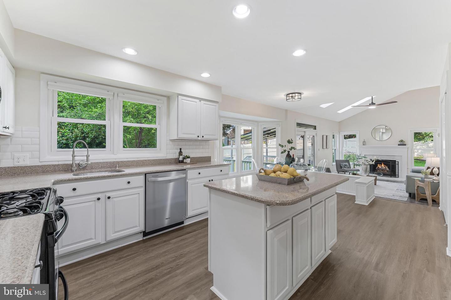 6801 MT OLIVE CT, CENTREVILLE, Virginia 20121, 4 Bedrooms Bedrooms, ,3 BathroomsBathrooms,Residential,For sale,6801 MT OLIVE CT,VAFX2247196 MLS # VAFX2247196