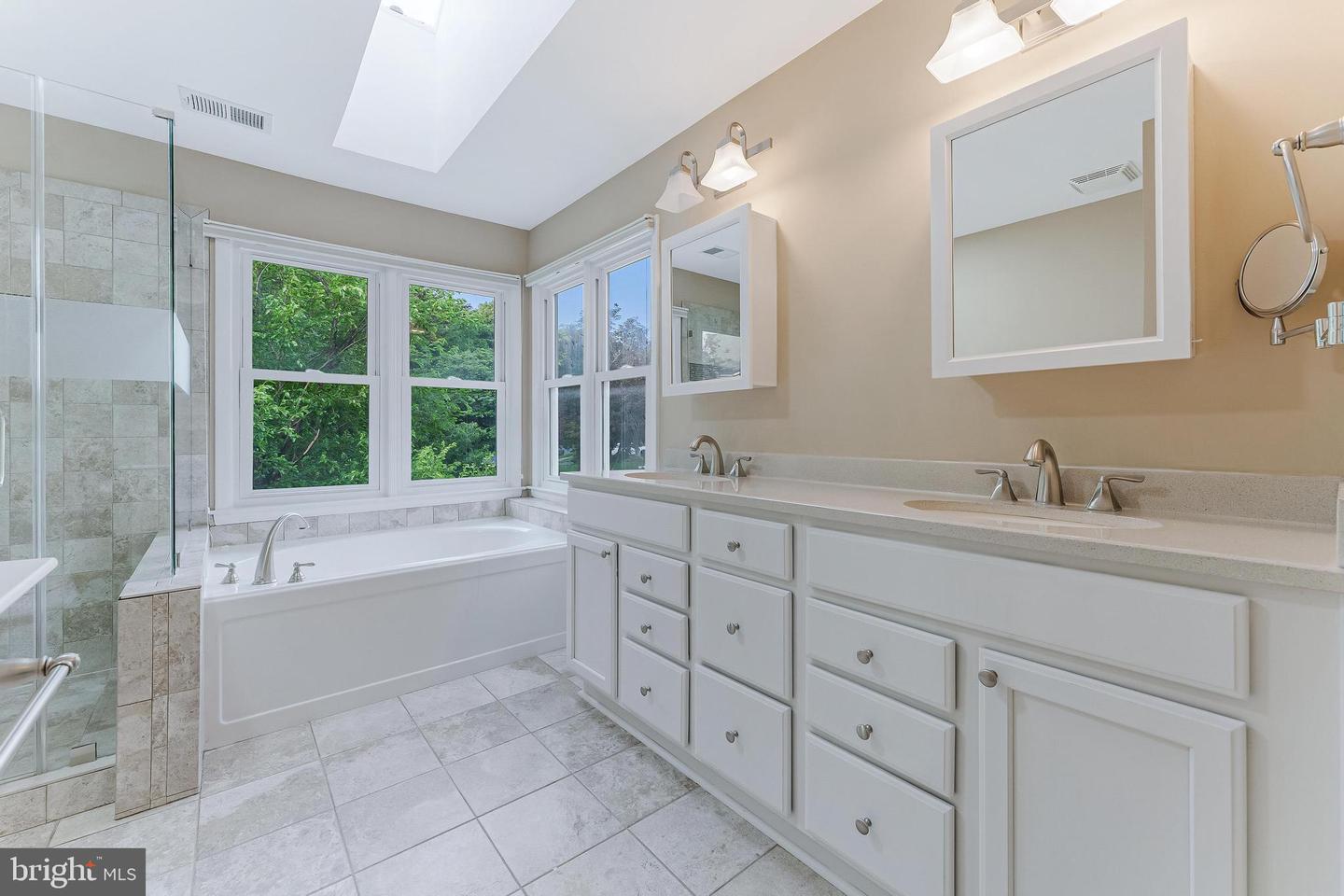 6801 MT OLIVE CT, CENTREVILLE, Virginia 20121, 4 Bedrooms Bedrooms, ,3 BathroomsBathrooms,Residential,For sale,6801 MT OLIVE CT,VAFX2247196 MLS # VAFX2247196