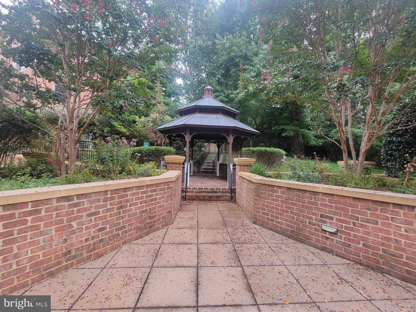 1781 CHAIN BRIDGE RD #302, MCLEAN, Virginia 22102, 2 Bedrooms Bedrooms, ,2 BathroomsBathrooms,Residential,For sale,1781 CHAIN BRIDGE RD #302,VAFX2247406 MLS # VAFX2247406