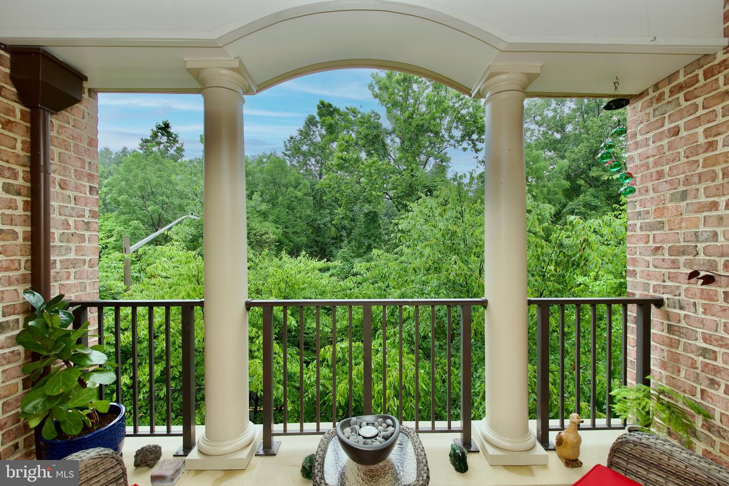 1781 CHAIN BRIDGE RD #302, MCLEAN, Virginia 22102, 2 Bedrooms Bedrooms, ,2 BathroomsBathrooms,Residential,For sale,1781 CHAIN BRIDGE RD #302,VAFX2247406 MLS # VAFX2247406