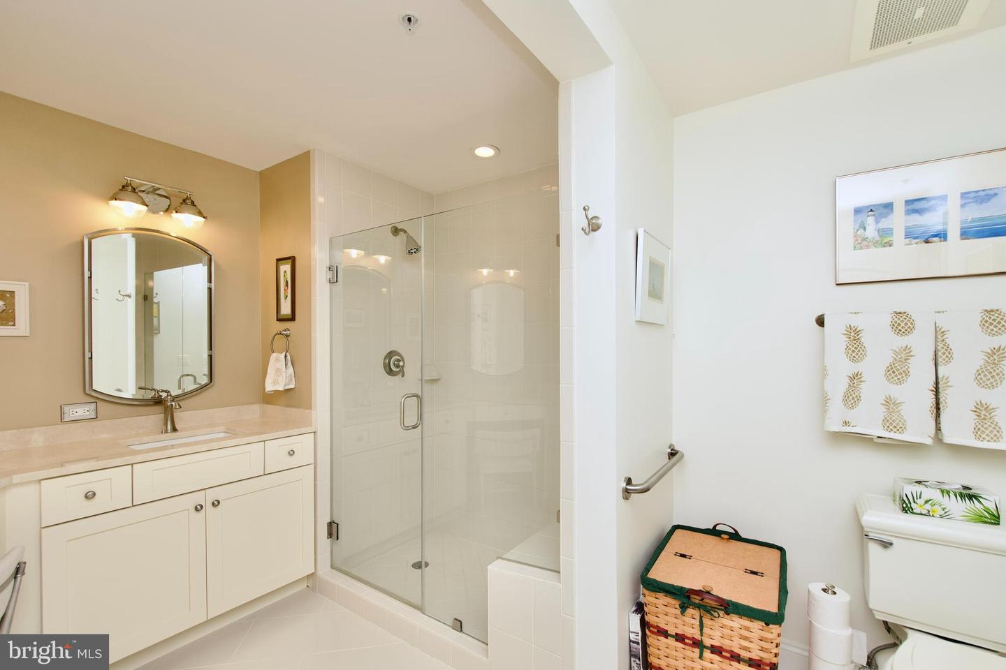 1781 CHAIN BRIDGE RD #302, MCLEAN, Virginia 22102, 2 Bedrooms Bedrooms, ,2 BathroomsBathrooms,Residential,For sale,1781 CHAIN BRIDGE RD #302,VAFX2247406 MLS # VAFX2247406