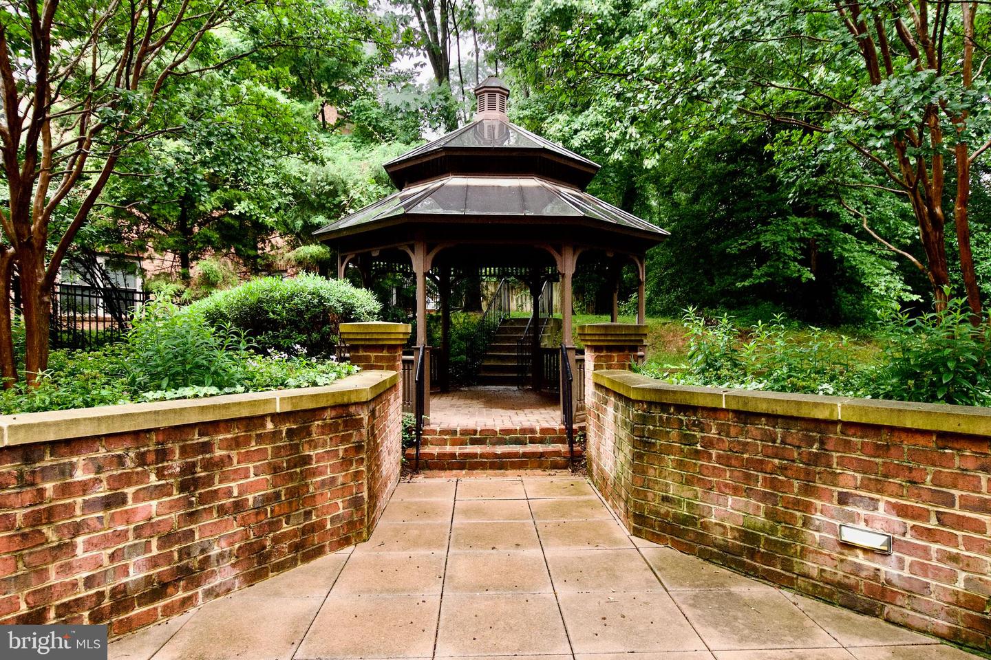 1781 CHAIN BRIDGE RD #302, MCLEAN, Virginia 22102, 2 Bedrooms Bedrooms, ,2 BathroomsBathrooms,Residential,For sale,1781 CHAIN BRIDGE RD #302,VAFX2247406 MLS # VAFX2247406