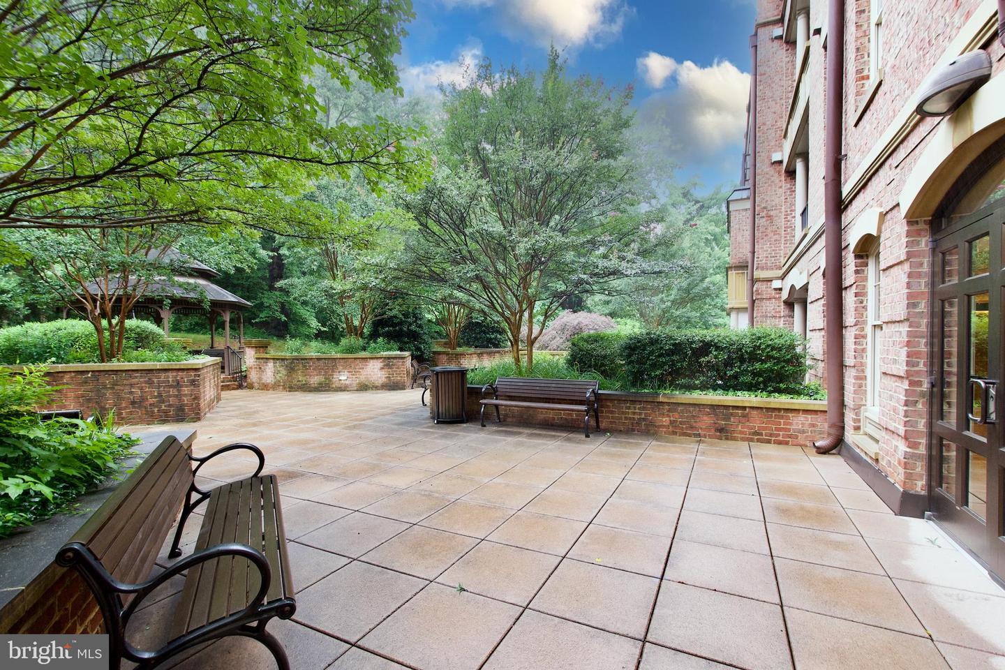 1781 CHAIN BRIDGE RD #302, MCLEAN, Virginia 22102, 2 Bedrooms Bedrooms, ,2 BathroomsBathrooms,Residential,For sale,1781 CHAIN BRIDGE RD #302,VAFX2247406 MLS # VAFX2247406