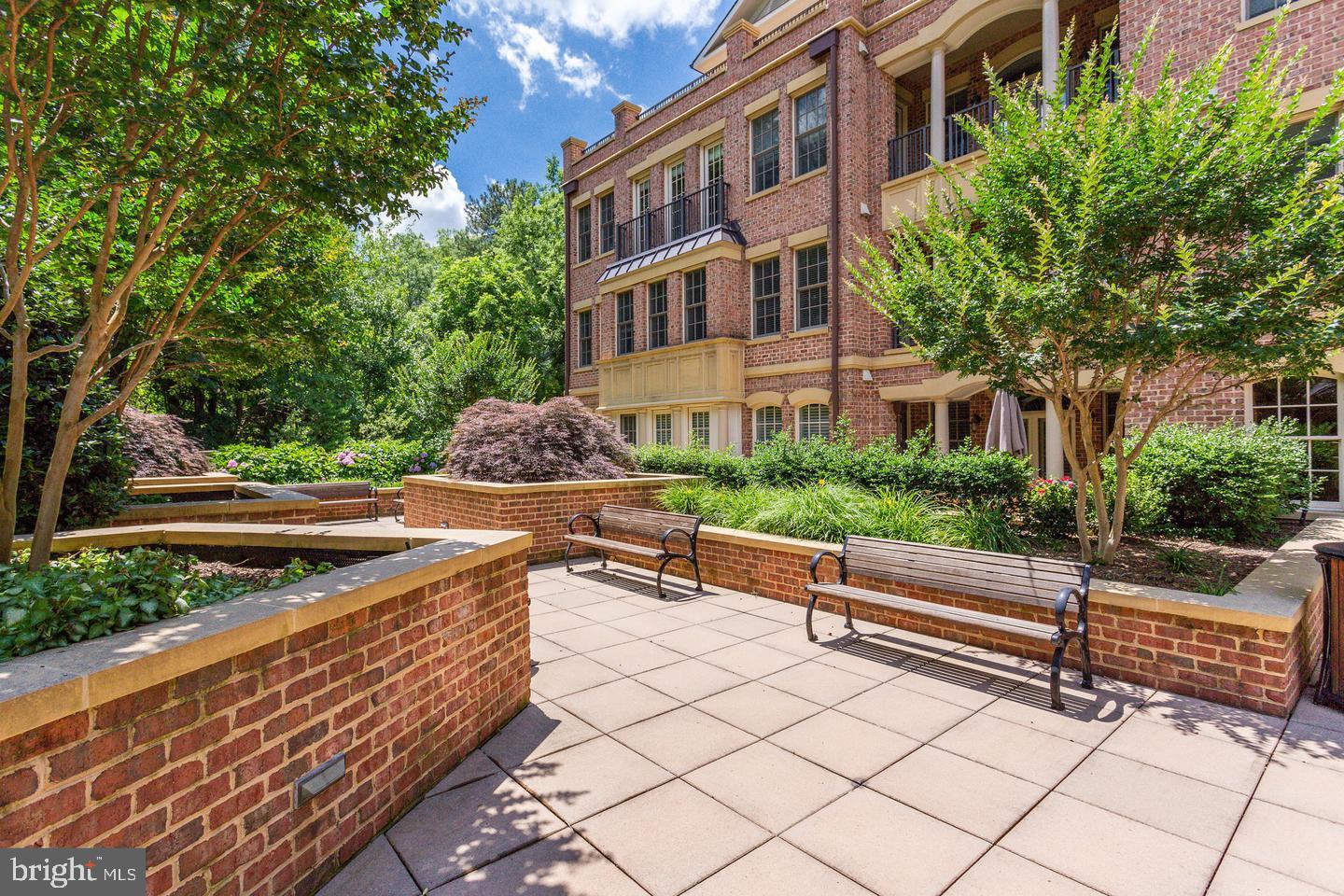1781 CHAIN BRIDGE RD #302, MCLEAN, Virginia 22102, 2 Bedrooms Bedrooms, ,2 BathroomsBathrooms,Residential,For sale,1781 CHAIN BRIDGE RD #302,VAFX2247406 MLS # VAFX2247406