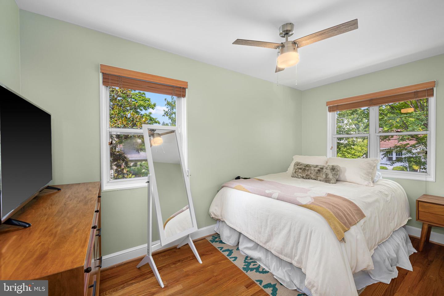 307 E BELLEFONTE AVE, ALEXANDRIA, Virginia 22301, 3 Bedrooms Bedrooms, ,2 BathroomsBathrooms,Residential,For sale,307 E BELLEFONTE AVE,VAAX2046510 MLS # VAAX2046510