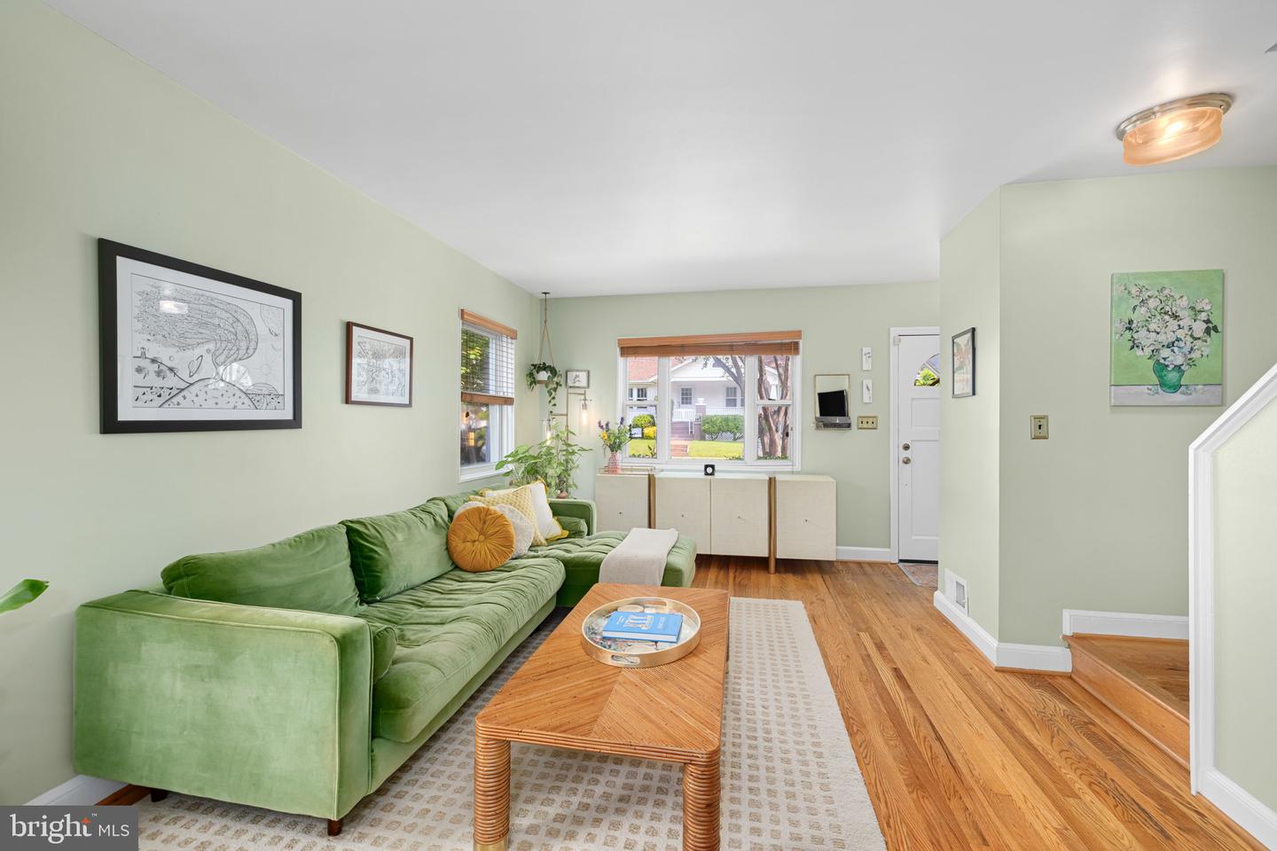 307 E BELLEFONTE AVE, ALEXANDRIA, Virginia 22301, 3 Bedrooms Bedrooms, ,2 BathroomsBathrooms,Residential,For sale,307 E BELLEFONTE AVE,VAAX2046510 MLS # VAAX2046510