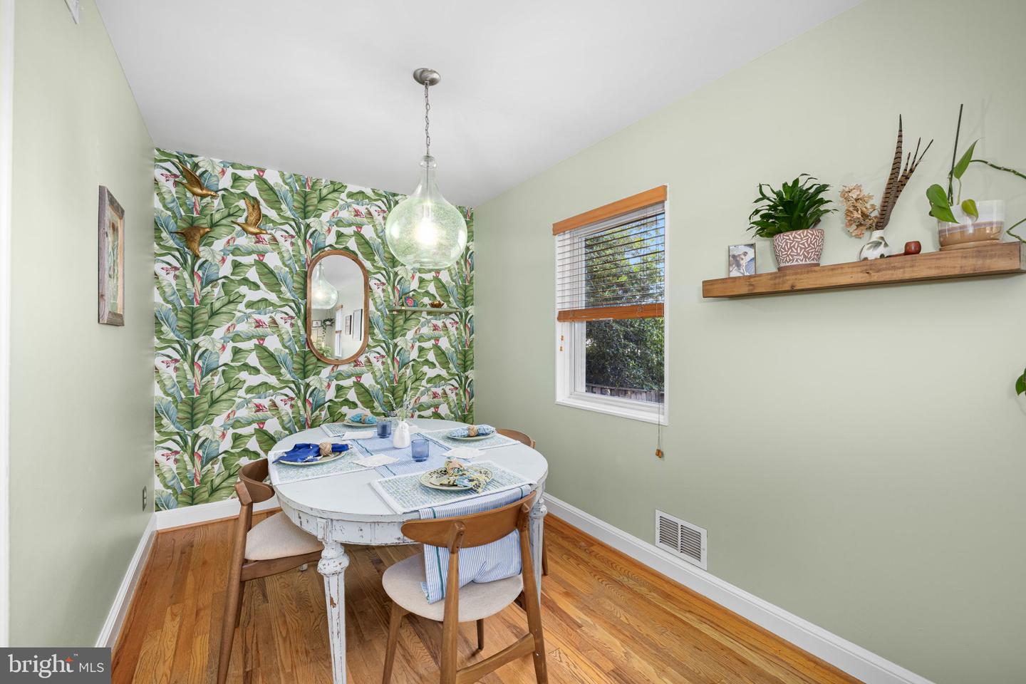 307 E BELLEFONTE AVE, ALEXANDRIA, Virginia 22301, 3 Bedrooms Bedrooms, ,2 BathroomsBathrooms,Residential,For sale,307 E BELLEFONTE AVE,VAAX2046510 MLS # VAAX2046510