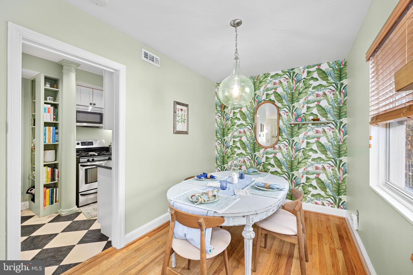 307 E BELLEFONTE AVE, ALEXANDRIA, Virginia 22301, 3 Bedrooms Bedrooms, ,2 BathroomsBathrooms,Residential,For sale,307 E BELLEFONTE AVE,VAAX2046510 MLS # VAAX2046510