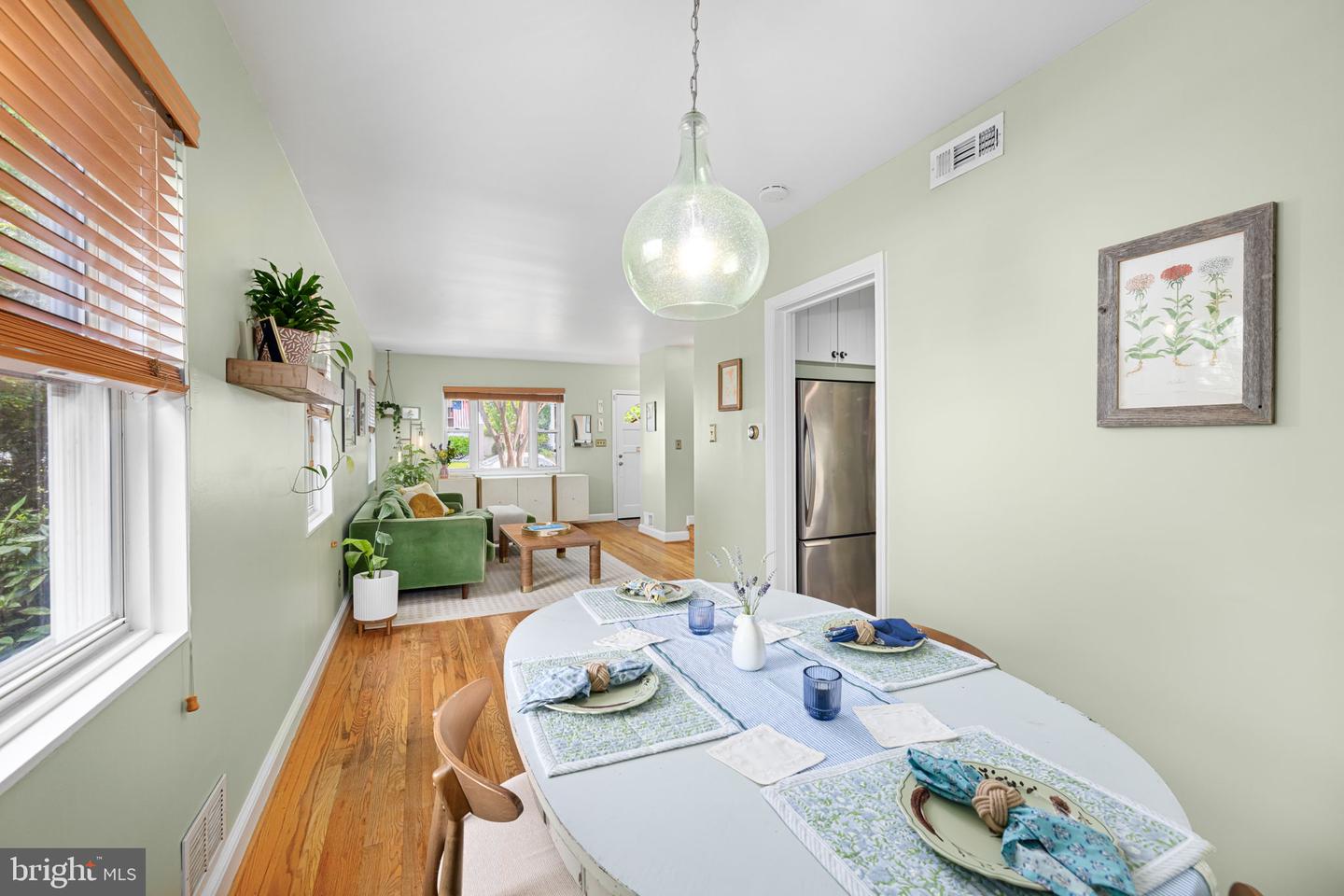 307 E BELLEFONTE AVE, ALEXANDRIA, Virginia 22301, 3 Bedrooms Bedrooms, ,2 BathroomsBathrooms,Residential,For sale,307 E BELLEFONTE AVE,VAAX2046510 MLS # VAAX2046510