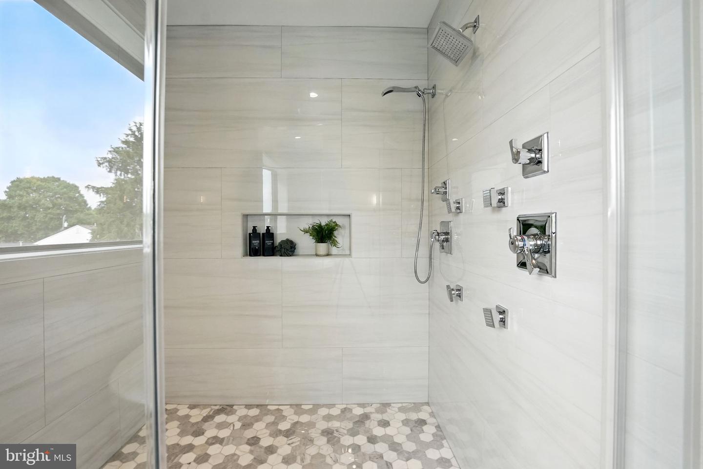 1925 HILLSIDE DR, FALLS CHURCH, Virginia 22043, 7 Bedrooms Bedrooms, ,7 BathroomsBathrooms,Residential,For sale,1925 HILLSIDE DR,VAFX2247192 MLS # VAFX2247192
