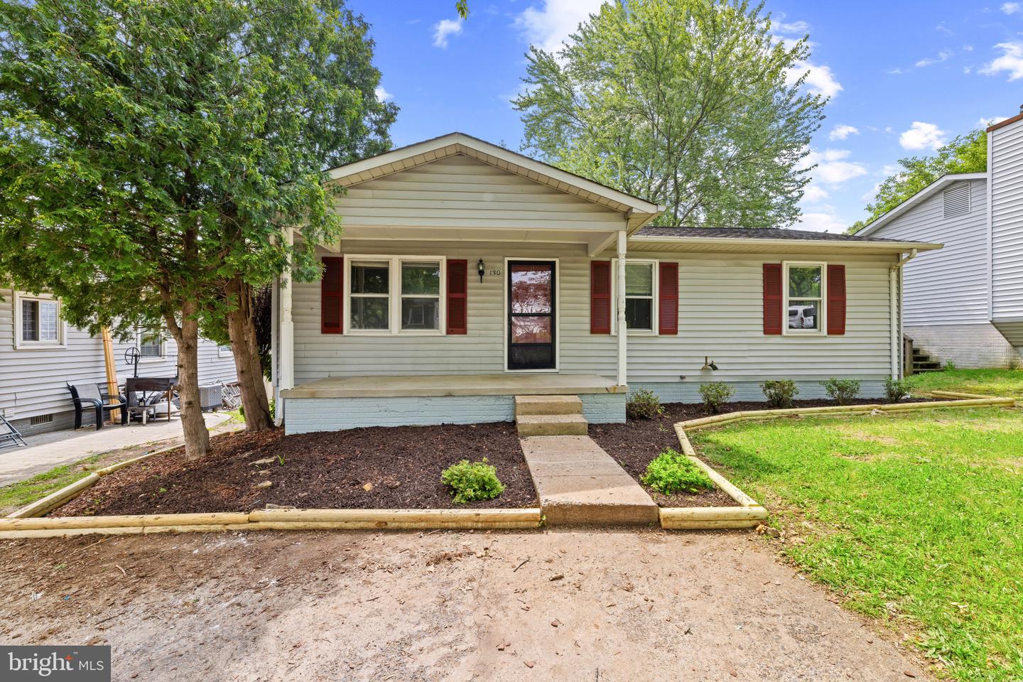 130 OAK VIEW DR SE, LEESBURG, Virginia 20175, 3 Bedrooms Bedrooms, ,3 BathroomsBathrooms,Residential,For sale,130 OAK VIEW DR SE,VALO2099626 MLS # VALO2099626