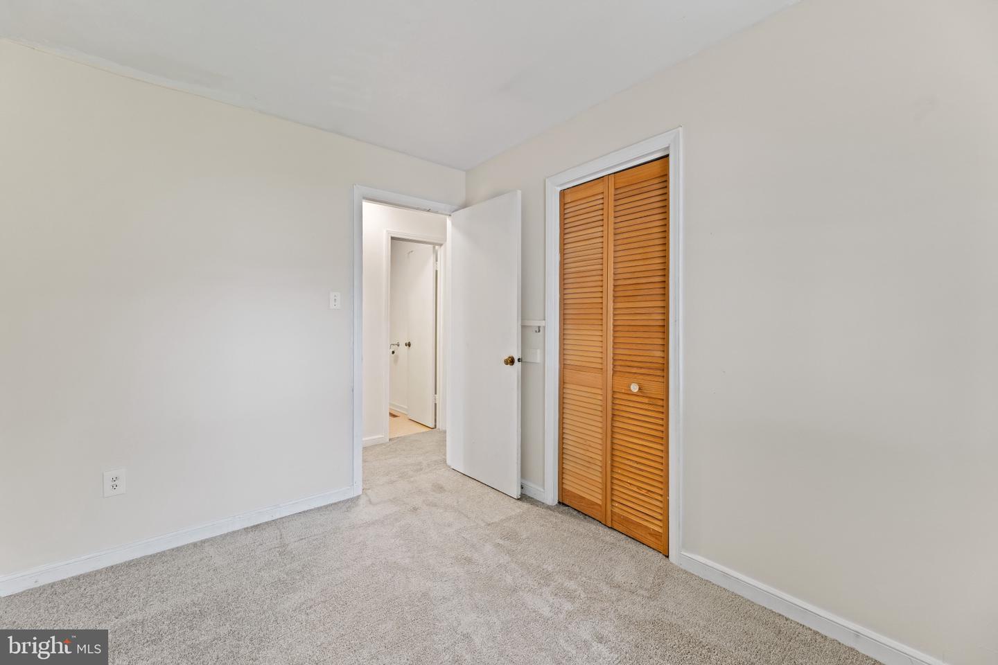 130 OAK VIEW DR SE, LEESBURG, Virginia 20175, 3 Bedrooms Bedrooms, ,3 BathroomsBathrooms,Residential,For sale,130 OAK VIEW DR SE,VALO2099626 MLS # VALO2099626