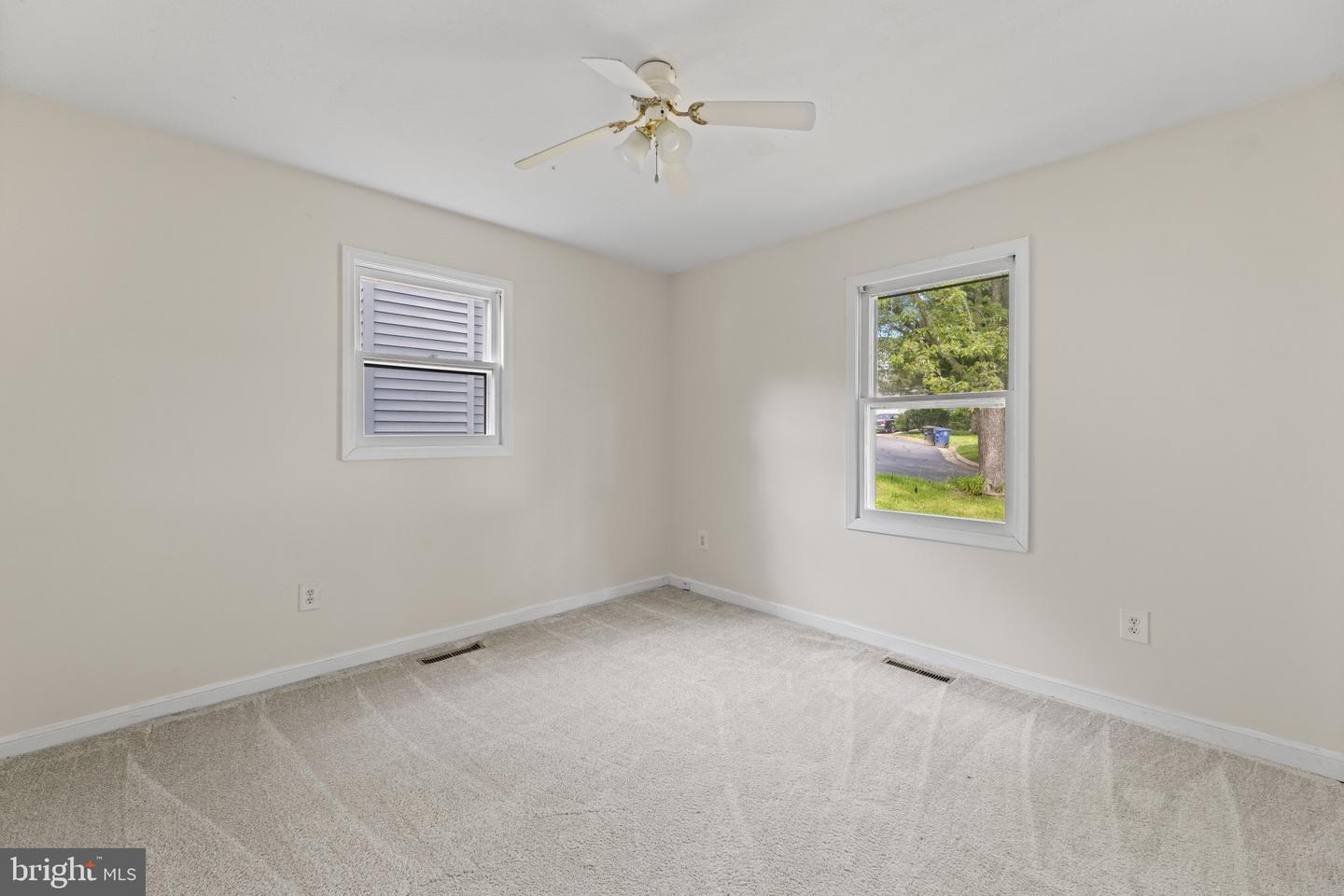 130 OAK VIEW DR SE, LEESBURG, Virginia 20175, 3 Bedrooms Bedrooms, ,3 BathroomsBathrooms,Residential,For sale,130 OAK VIEW DR SE,VALO2099626 MLS # VALO2099626