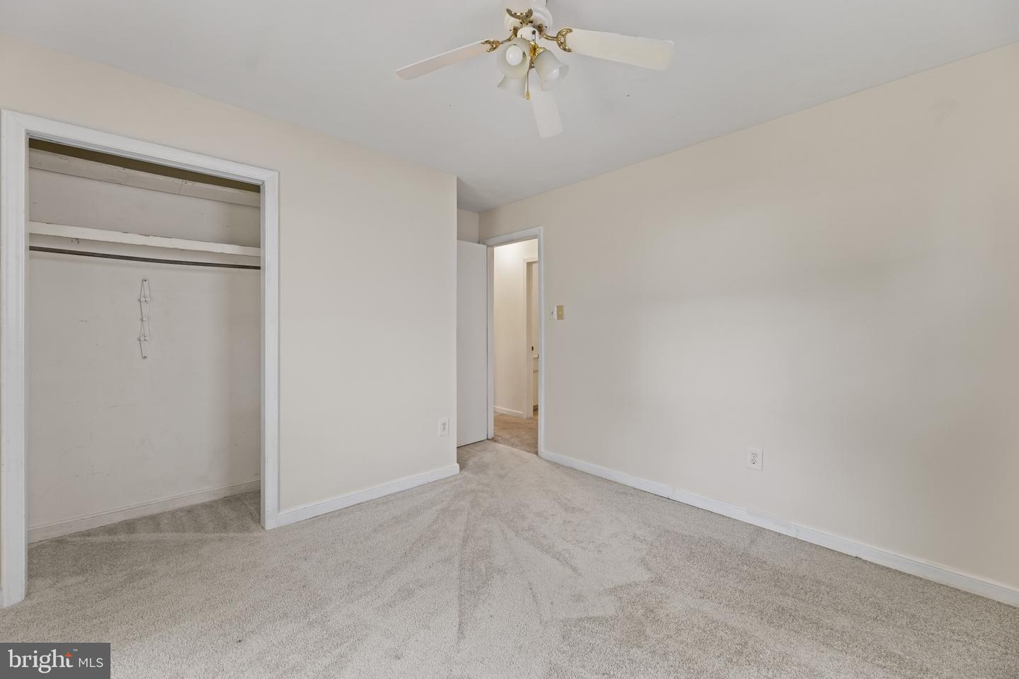 130 OAK VIEW DR SE, LEESBURG, Virginia 20175, 3 Bedrooms Bedrooms, ,3 BathroomsBathrooms,Residential,For sale,130 OAK VIEW DR SE,VALO2099626 MLS # VALO2099626