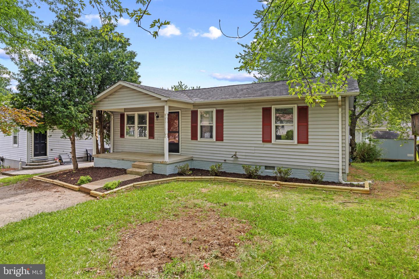 130 OAK VIEW DR SE, LEESBURG, Virginia 20175, 3 Bedrooms Bedrooms, ,3 BathroomsBathrooms,Residential,For sale,130 OAK VIEW DR SE,VALO2099626 MLS # VALO2099626