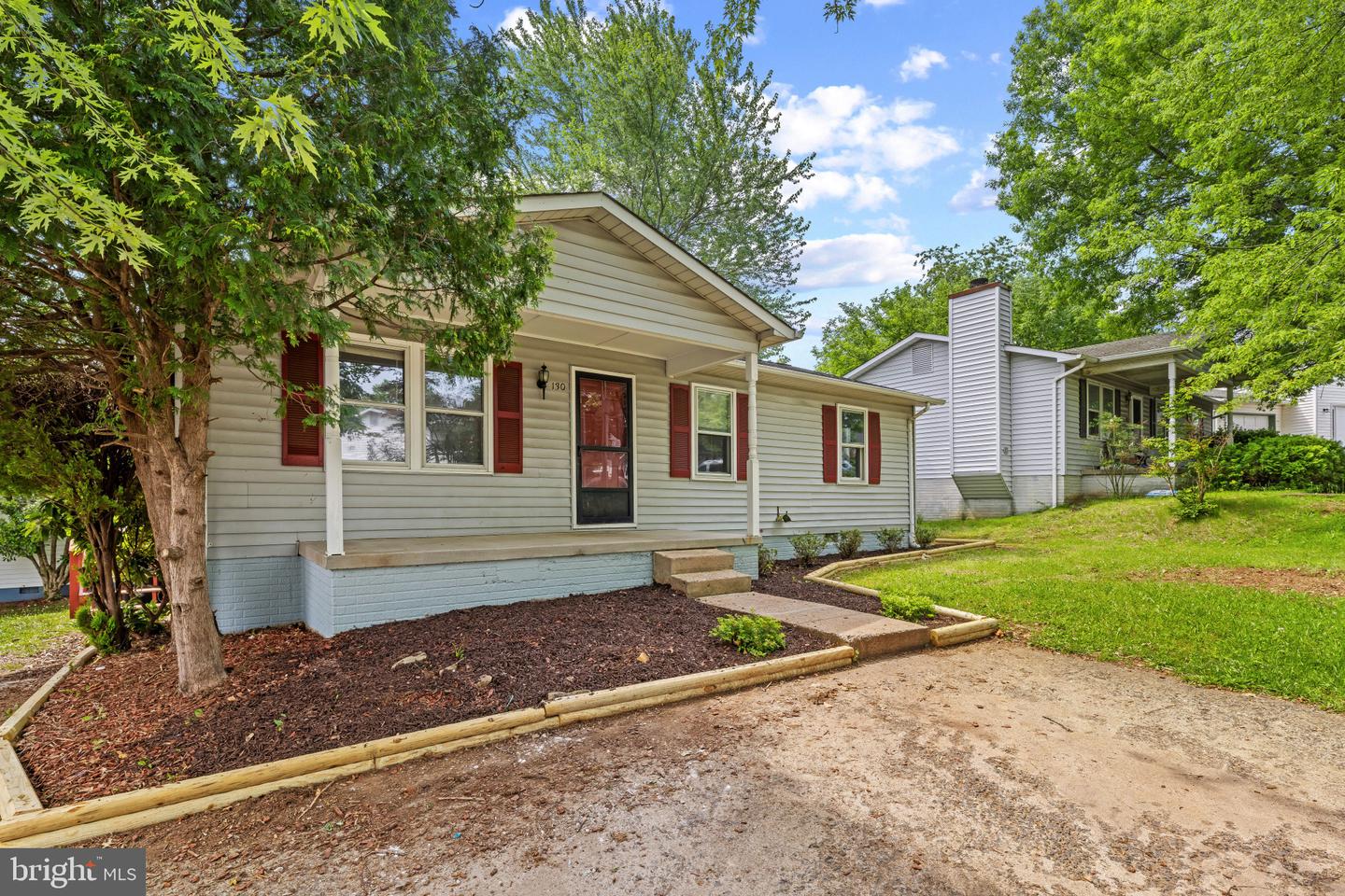 130 OAK VIEW DR SE, LEESBURG, Virginia 20175, 3 Bedrooms Bedrooms, ,3 BathroomsBathrooms,Residential,For sale,130 OAK VIEW DR SE,VALO2099626 MLS # VALO2099626