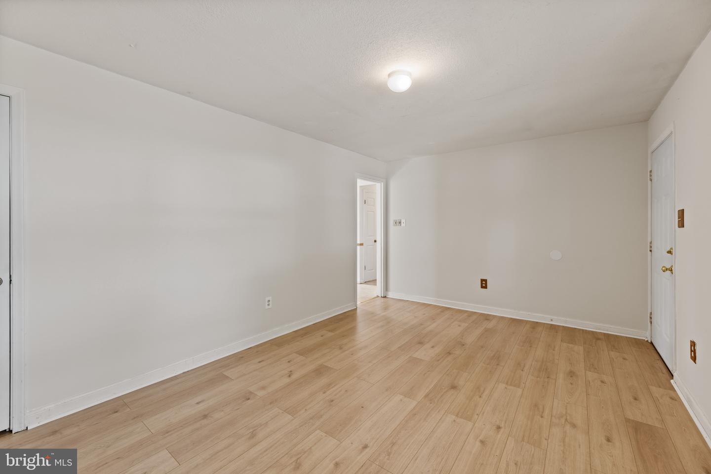 130 OAK VIEW DR SE, LEESBURG, Virginia 20175, 3 Bedrooms Bedrooms, ,3 BathroomsBathrooms,Residential,For sale,130 OAK VIEW DR SE,VALO2099626 MLS # VALO2099626