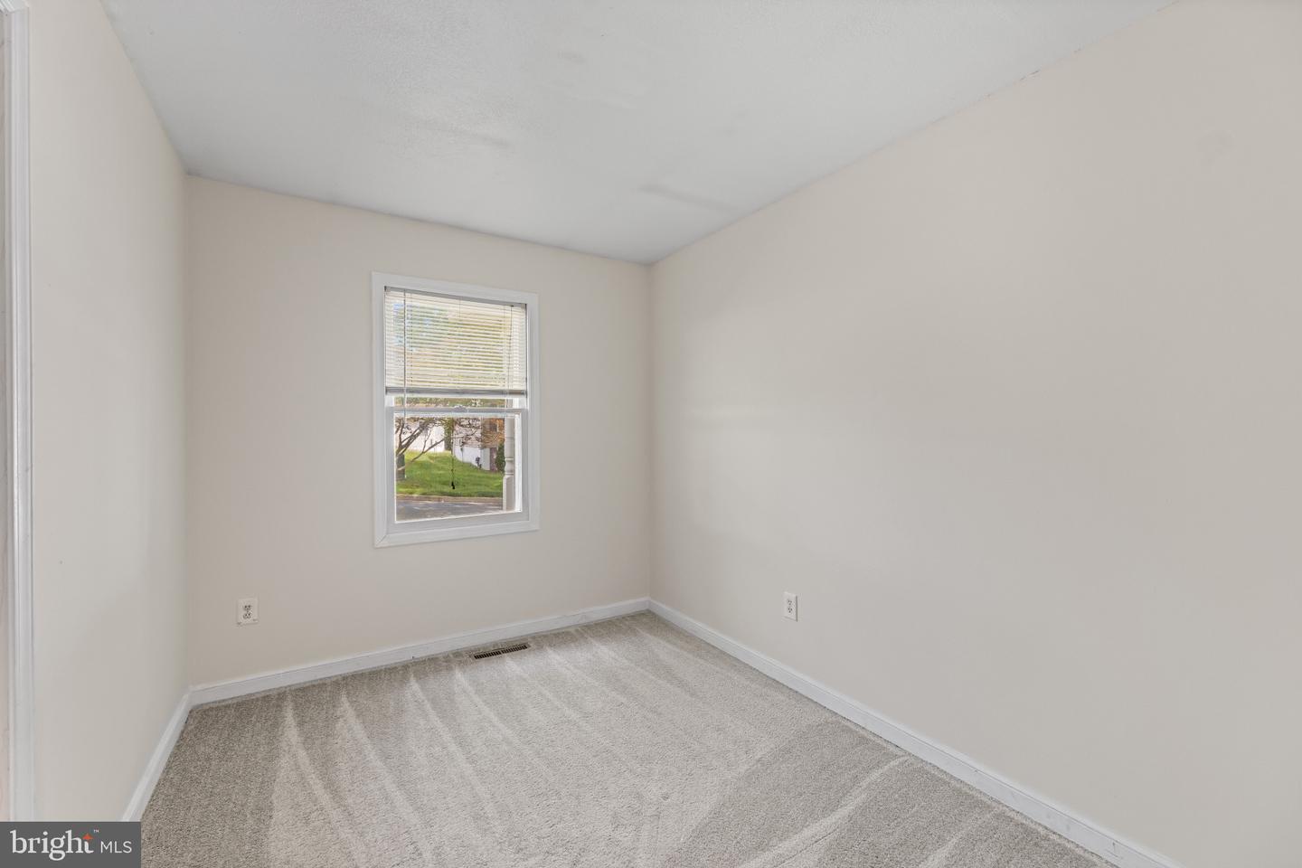 130 OAK VIEW DR SE, LEESBURG, Virginia 20175, 3 Bedrooms Bedrooms, ,3 BathroomsBathrooms,Residential,For sale,130 OAK VIEW DR SE,VALO2099626 MLS # VALO2099626