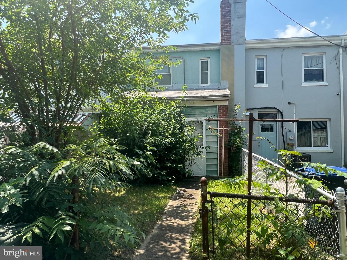 321 36TH ST NE, WASHINGTON, District Of Columbia 20019, 2 Bedrooms Bedrooms, ,1 BathroomBathrooms,Residential,For sale,321 36TH ST NE,DCDC2205956 MLS # DCDC2205956