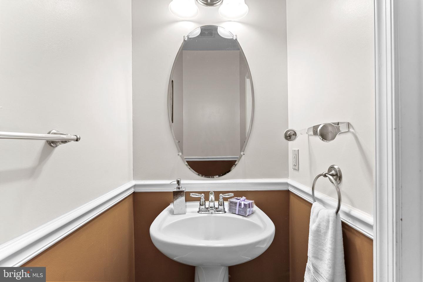 1512 MISSISSIPPI AVE SE, WASHINGTON, District Of Columbia 20032, 5 Bedrooms Bedrooms, ,3 BathroomsBathrooms,Residential,For sale,1512 MISSISSIPPI AVE SE,DCDC2205966 MLS # DCDC2205966