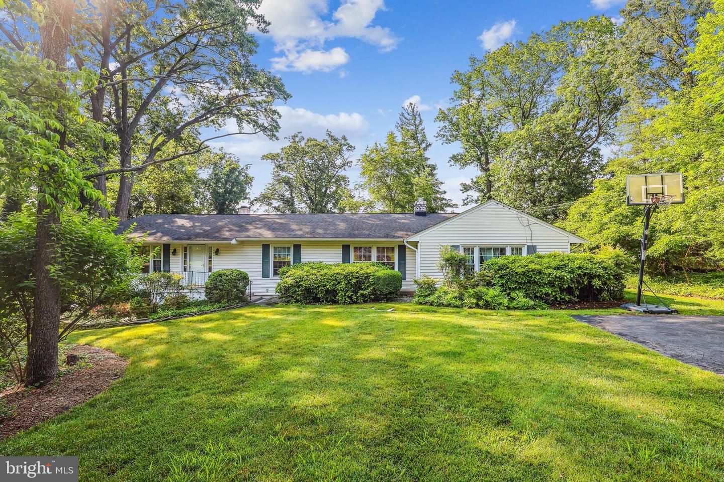 5259 NAVAHO DR, ALEXANDRIA, Virginia 22312, 3 Bedrooms Bedrooms, ,2 BathroomsBathrooms,Residential,For sale,5259 NAVAHO DR,VAFX2247722 MLS # VAFX2247722
