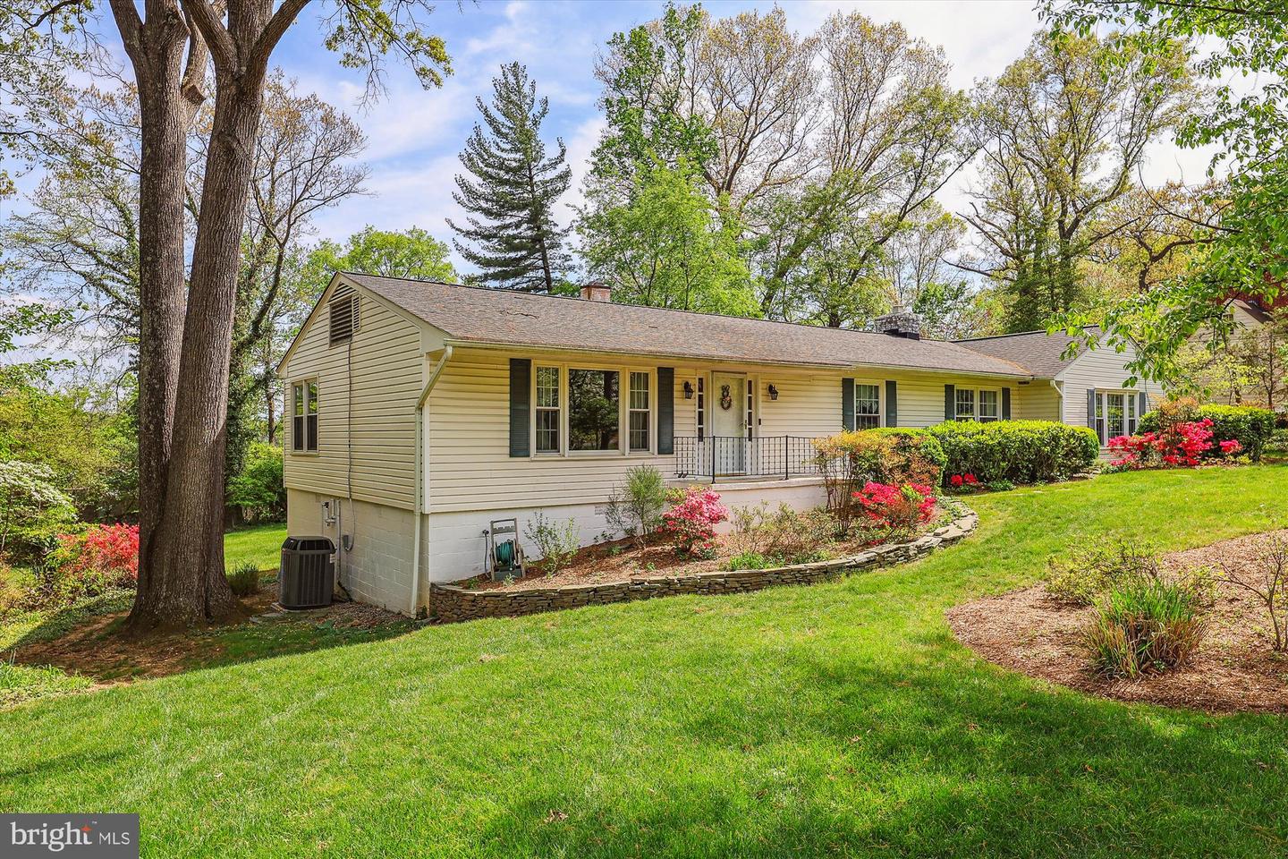 5259 NAVAHO DR, ALEXANDRIA, Virginia 22312, 3 Bedrooms Bedrooms, ,2 BathroomsBathrooms,Residential,For sale,5259 NAVAHO DR,VAFX2247722 MLS # VAFX2247722