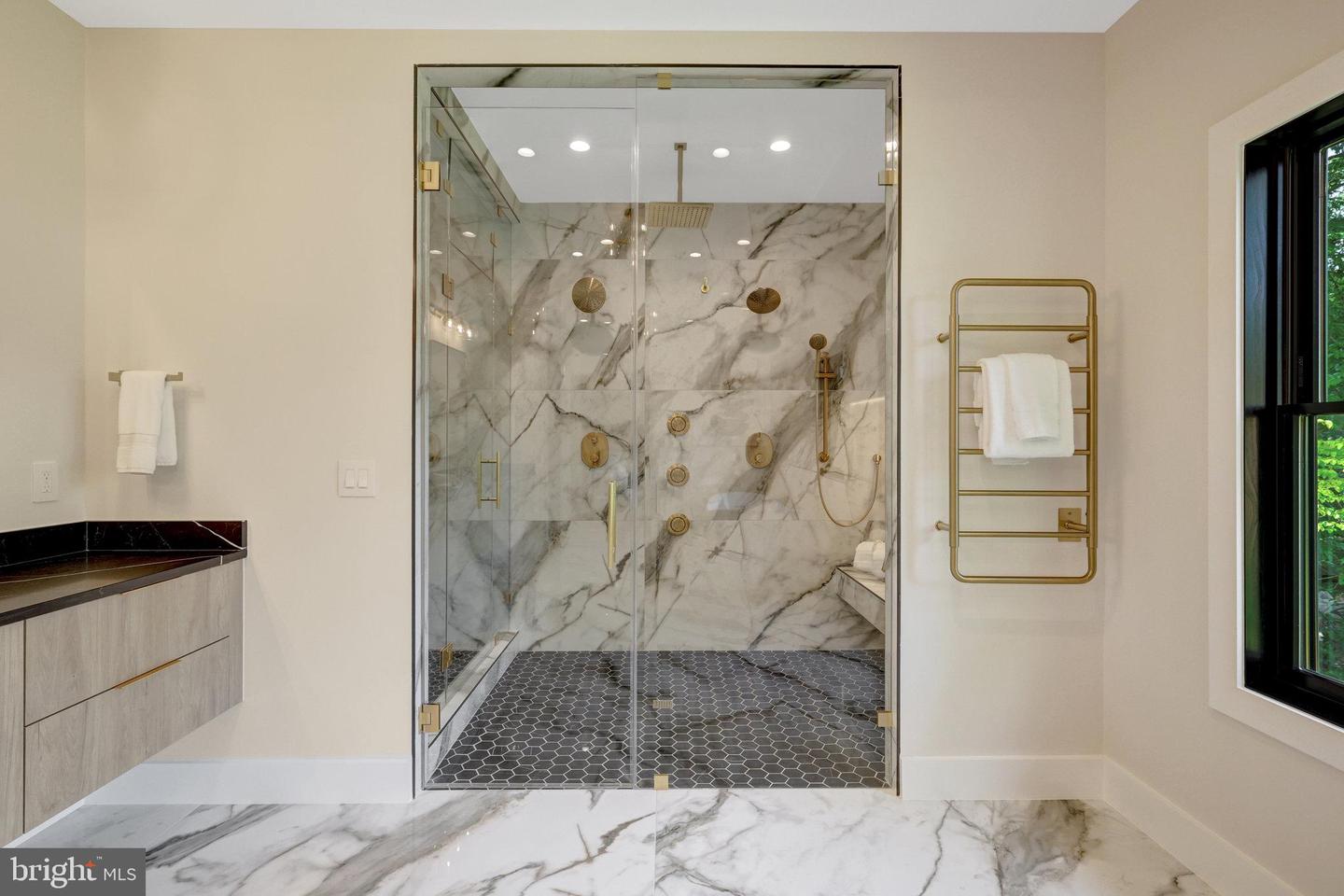 1710 FAIRVIEW AVE, MCLEAN, Virginia 22101, 6 Bedrooms Bedrooms, ,6 BathroomsBathrooms,Residential,For sale,1710 FAIRVIEW AVE,VAFX2247770 MLS # VAFX2247770