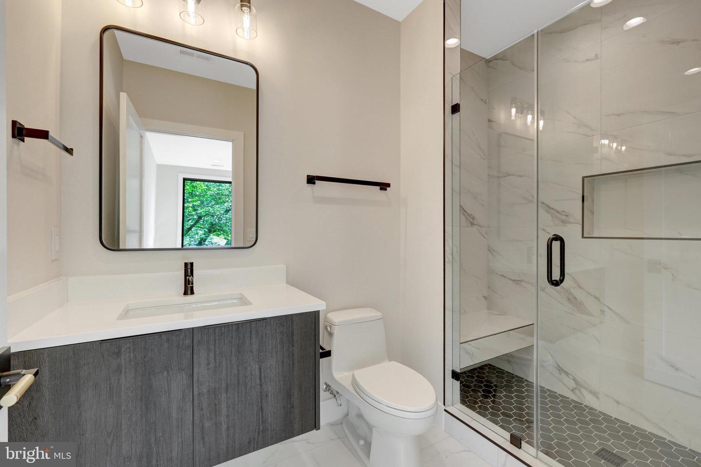1710 FAIRVIEW AVE, MCLEAN, Virginia 22101, 6 Bedrooms Bedrooms, ,6 BathroomsBathrooms,Residential,For sale,1710 FAIRVIEW AVE,VAFX2247770 MLS # VAFX2247770