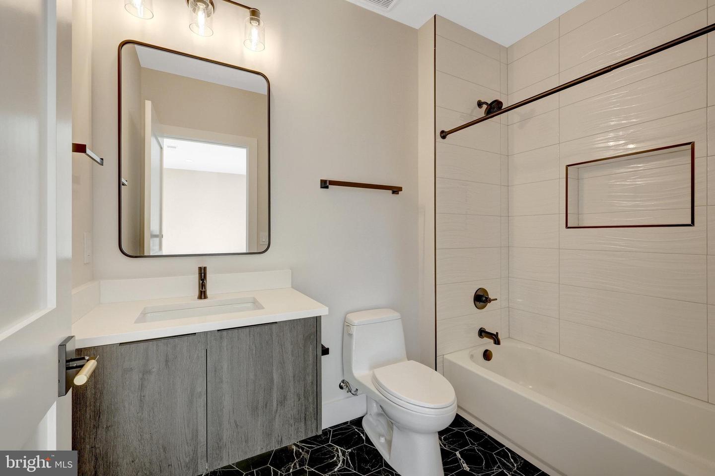 1710 FAIRVIEW AVE, MCLEAN, Virginia 22101, 6 Bedrooms Bedrooms, ,6 BathroomsBathrooms,Residential,For sale,1710 FAIRVIEW AVE,VAFX2247770 MLS # VAFX2247770