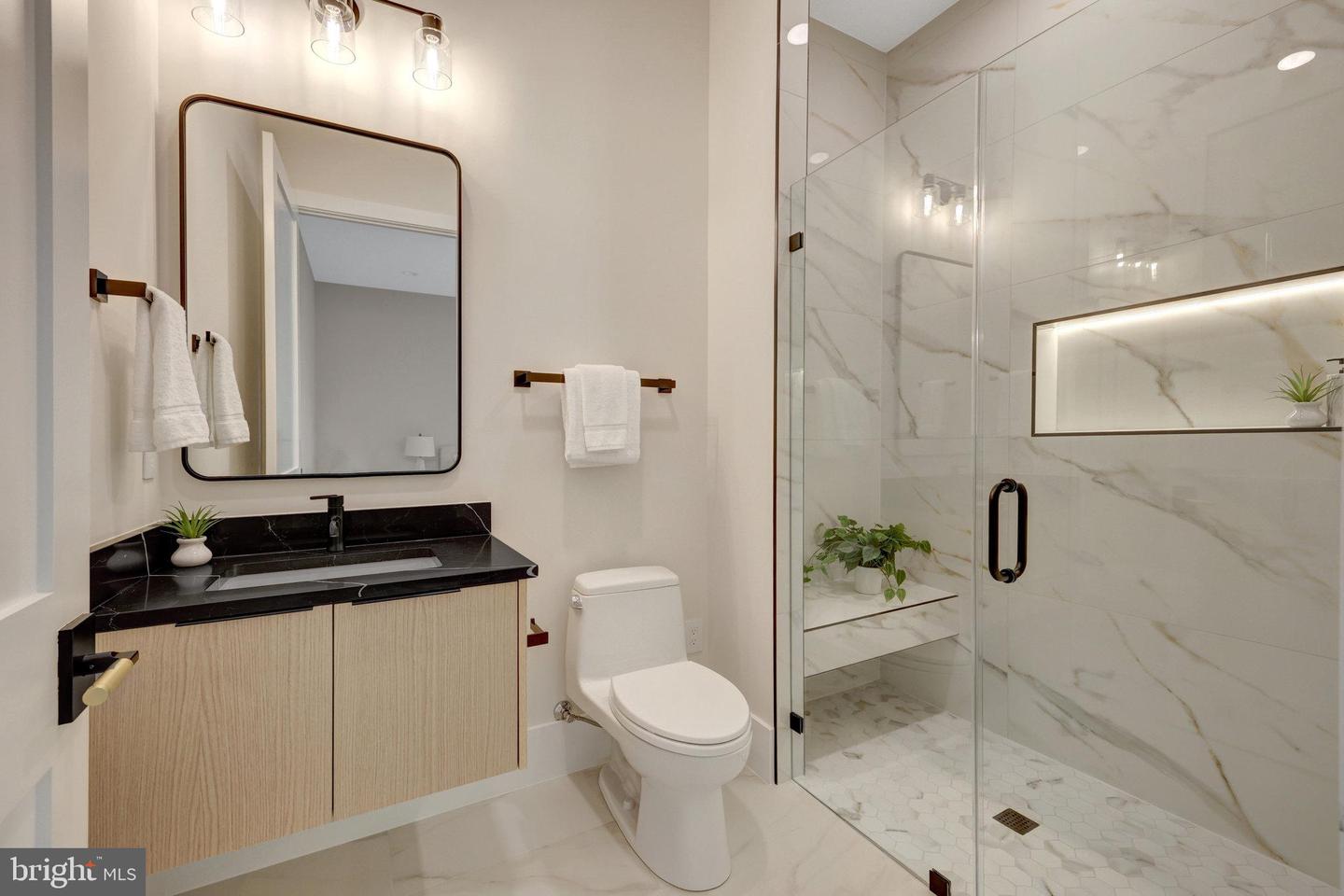 1710 FAIRVIEW AVE, MCLEAN, Virginia 22101, 6 Bedrooms Bedrooms, ,6 BathroomsBathrooms,Residential,For sale,1710 FAIRVIEW AVE,VAFX2247770 MLS # VAFX2247770